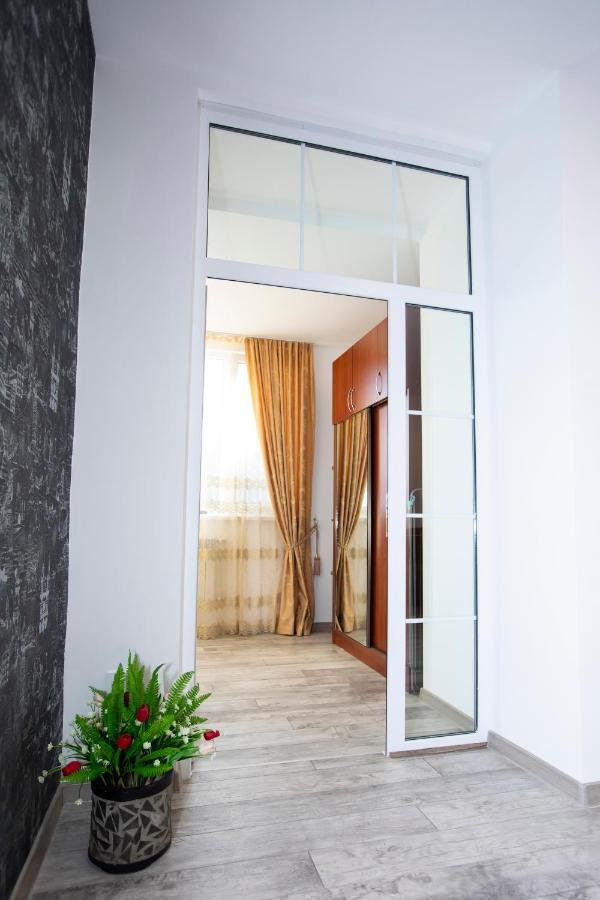 Modern Apartment In The Center With The View Of The Majestic Ararat Erivan Dış mekan fotoğraf