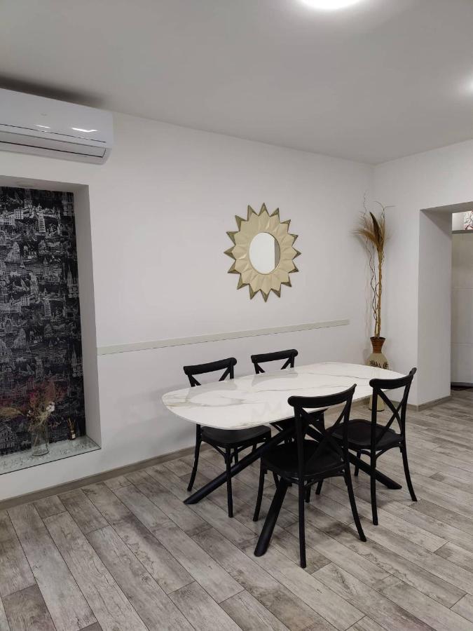 Modern Apartment In The Center With The View Of The Majestic Ararat Erivan Dış mekan fotoğraf